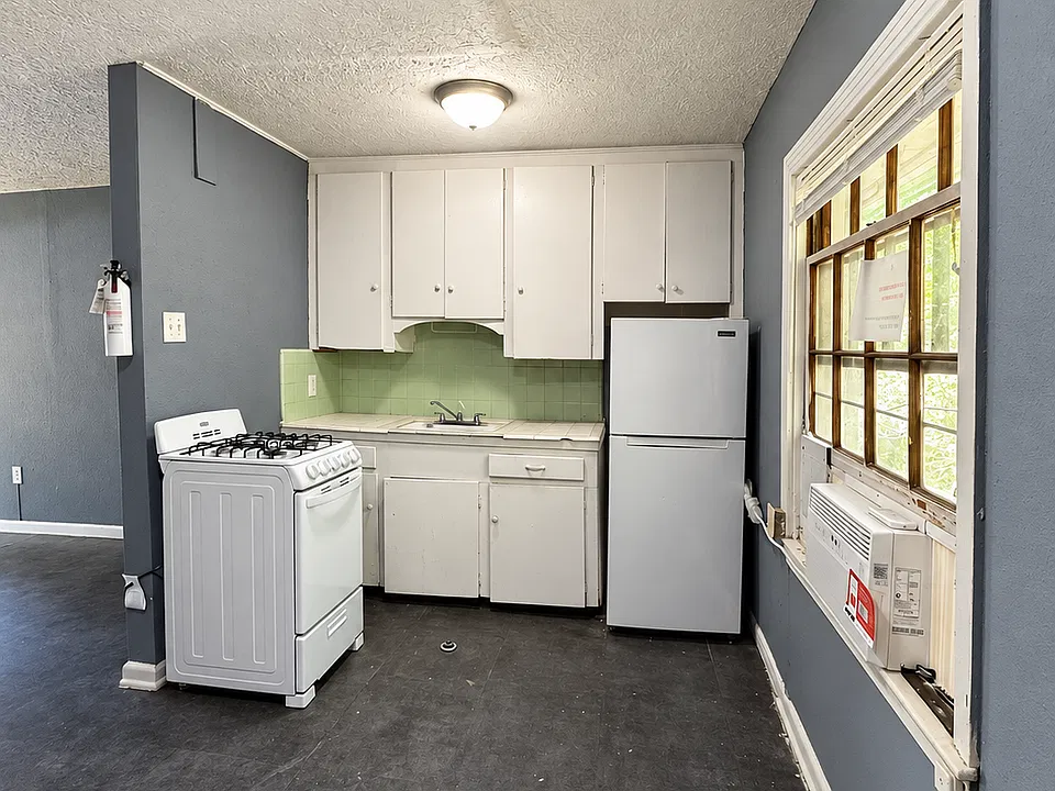 5105 Timothy St #9