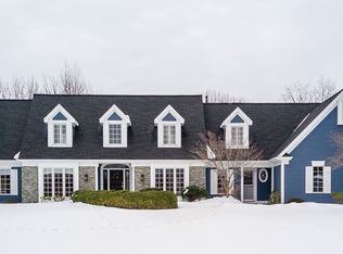 23 Fall Meadow Dr, Pittsford, NY 14534