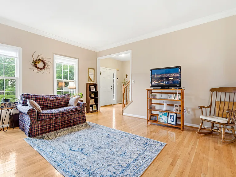 31 Palace Ln — Photo 7