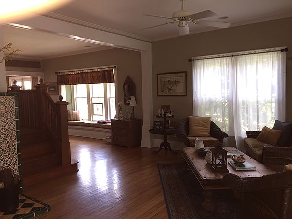 4th image of 135 SE Martin Ave