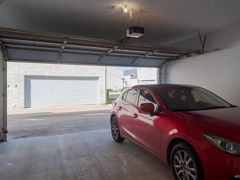 342 Wilcrest Dr — Photo 24