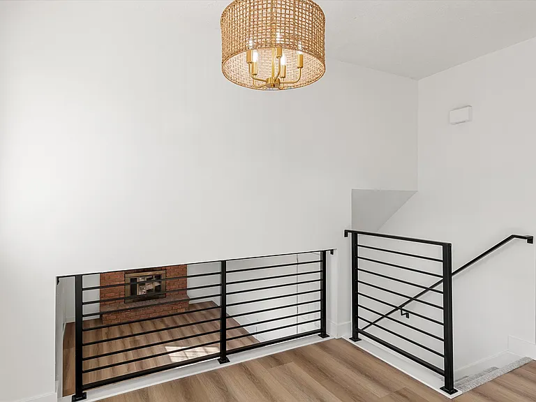 2164 N 1450 E — Photo 12