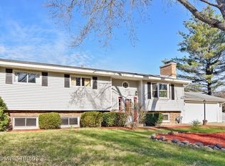 3N742 Kaelin Rd, West Chicago, IL 60185