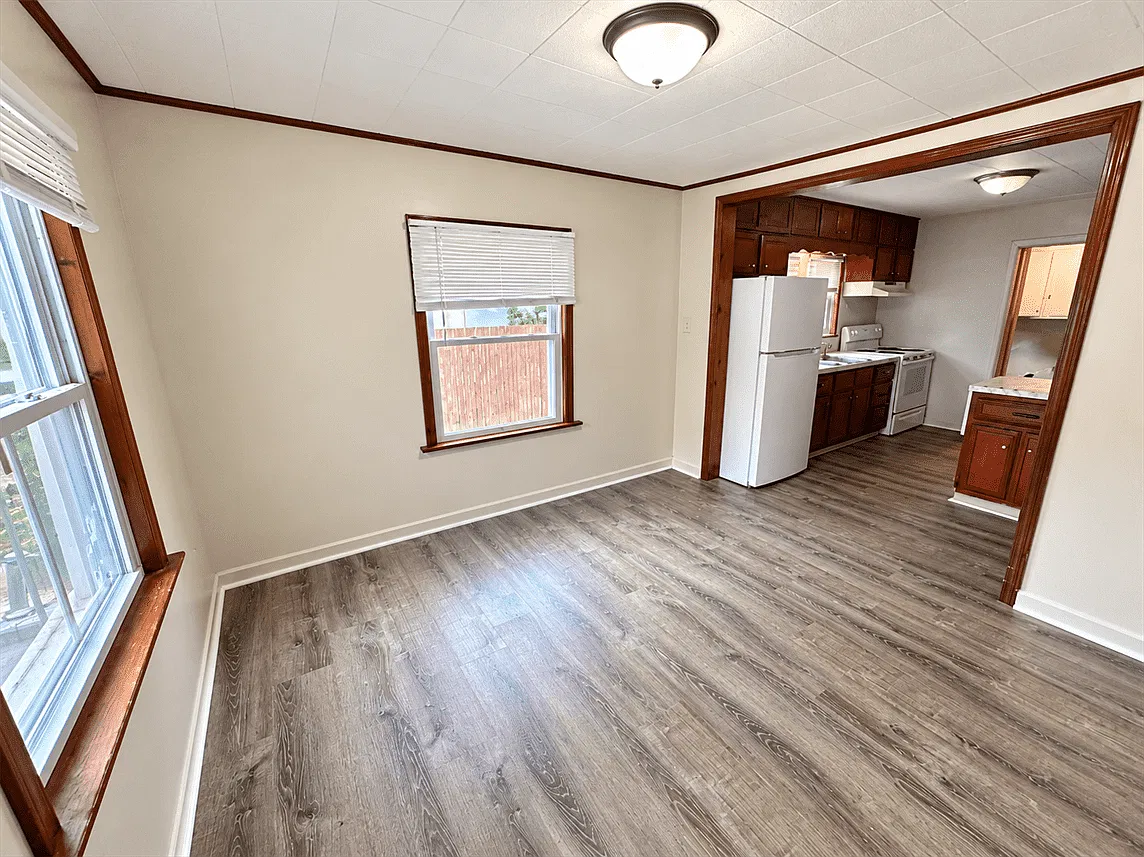 3 bed, 1.5 bath, 980 sqft, $1,500 — Photo 4