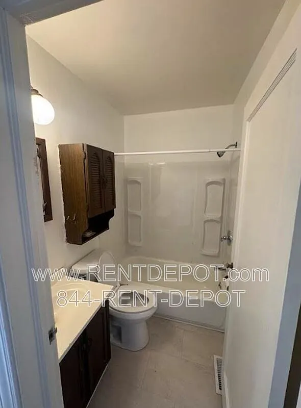 1 bed, 1.0 bath, 1260 sqft, $695 — Photo 4