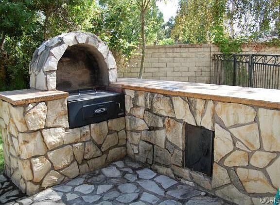 5th image of 24653 Farrow Dr