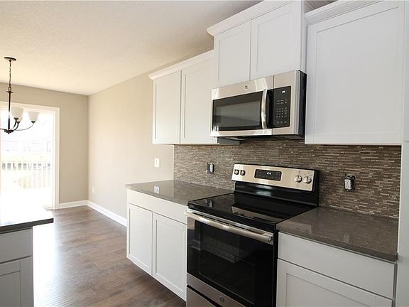 2nd image of 4725 NE Oak Dr