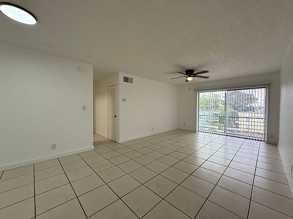 2nd image of 300 SE 11th Ave APT 303