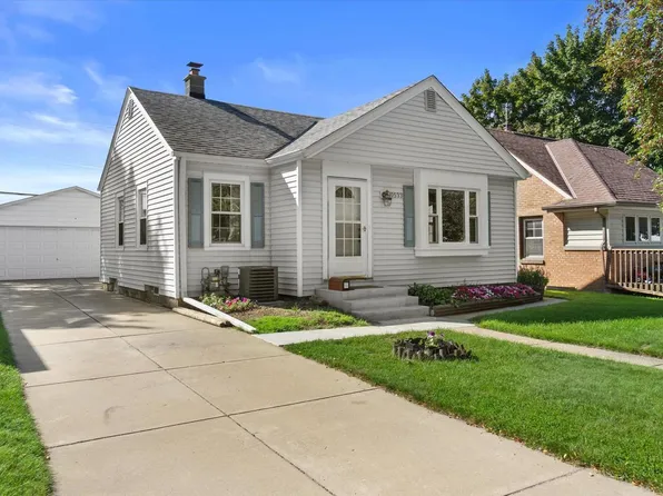 10533 W Everett CIRCLE, West Allis, WI 53214