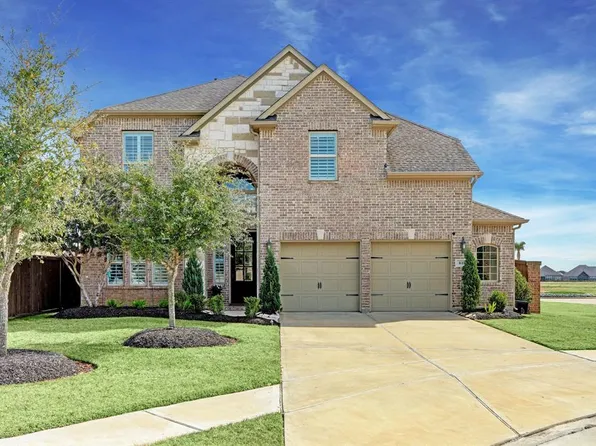 633 Kickapoo Court, Webster, TX 77598