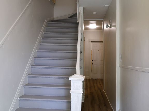 2nd image of 504 Spence St #504