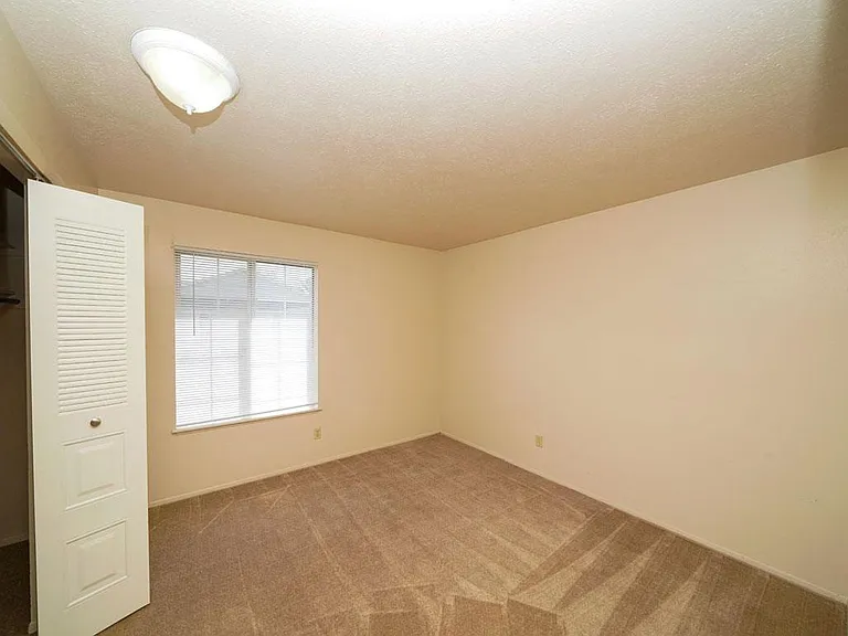 South Bridge Apartments — Photo 65