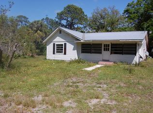 208 3rd St NW, Steinhatchee, FL 32359