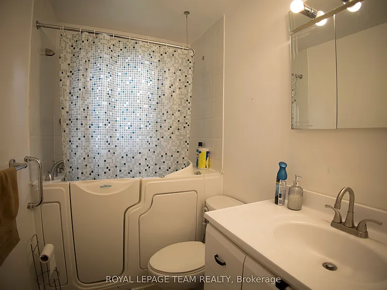 1339 Kilborn Ave — Photo 23