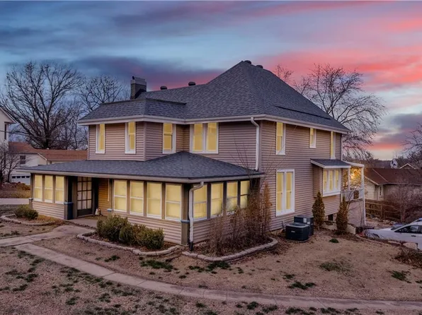 121 W North St, Warrensburg, MO 64093