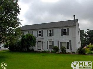 5420 Langlewood Dr, West Bloomfield, MI 48322