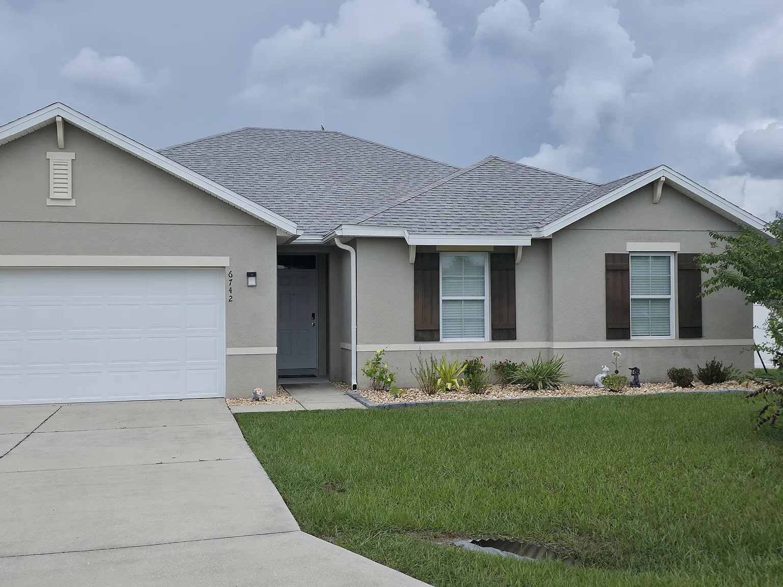 3 bed, 1795 sqft, $2,300 — Photo 2