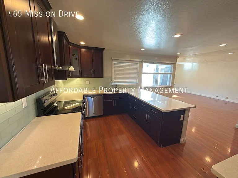 465 Mission Dr — Photo 10