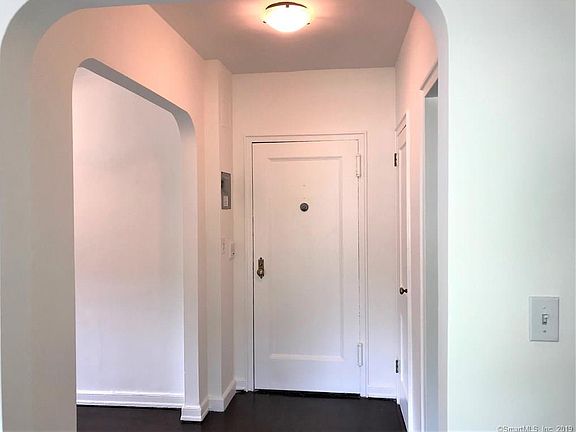 4th image of 114 Woodside Grn APT 3B