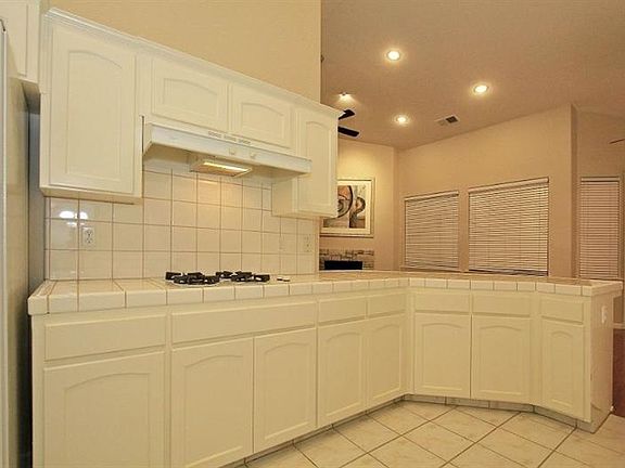 4th image of 2681 E Eclipse Ave
