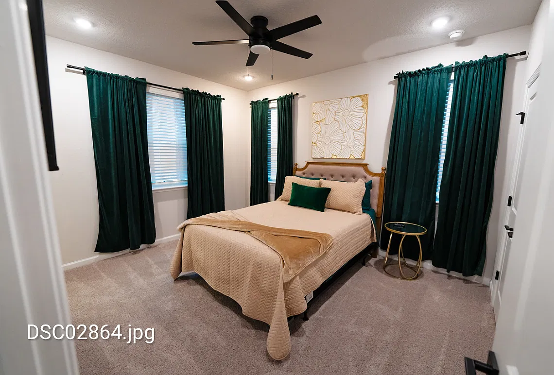 2 bed, 1405 sqft, $1,950 — Photo 3