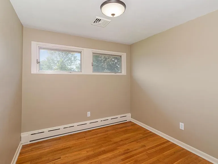 24 Cornell Dr — Photo 16