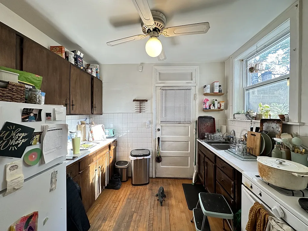 Building Photo - 2131 W Giddings St #C3