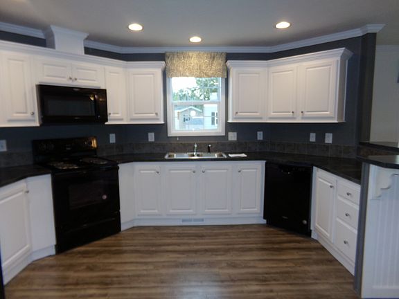 4th image of 6 Badger Ct