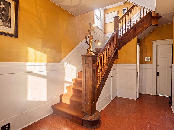 3rd image of 1749 William St