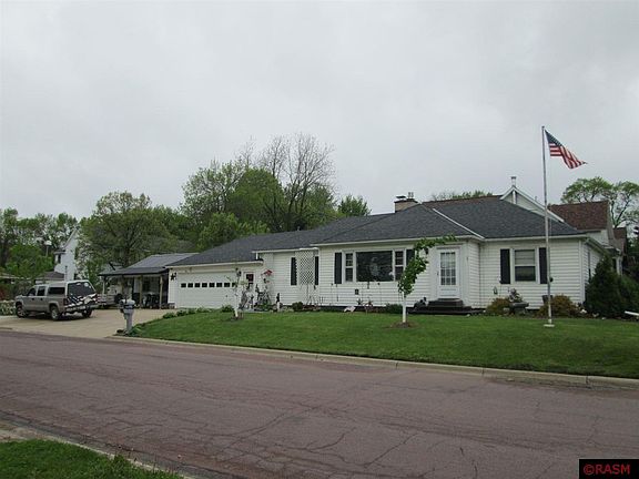 2nd image of 200 10th St S