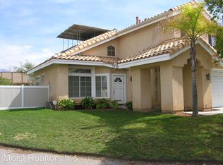 10751 Blue Crest Dr, Yucaipa, CA 92399