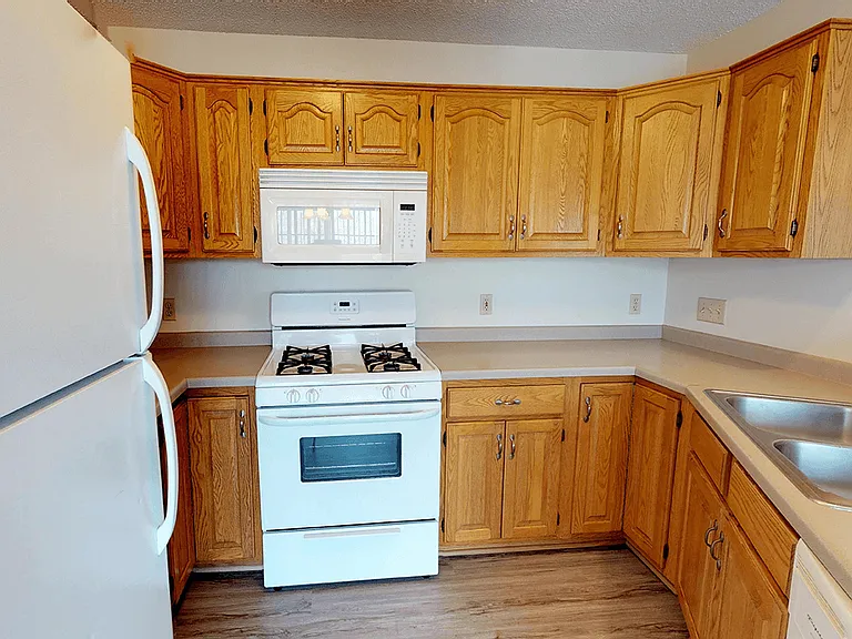 French Creek Townhomes — Photo 9