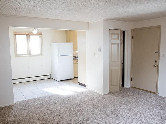 Entry/Kitchen