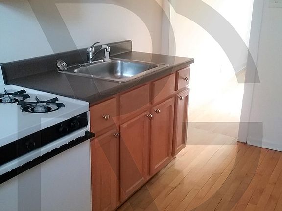 4th image of 5105 N Winchester Ave #1