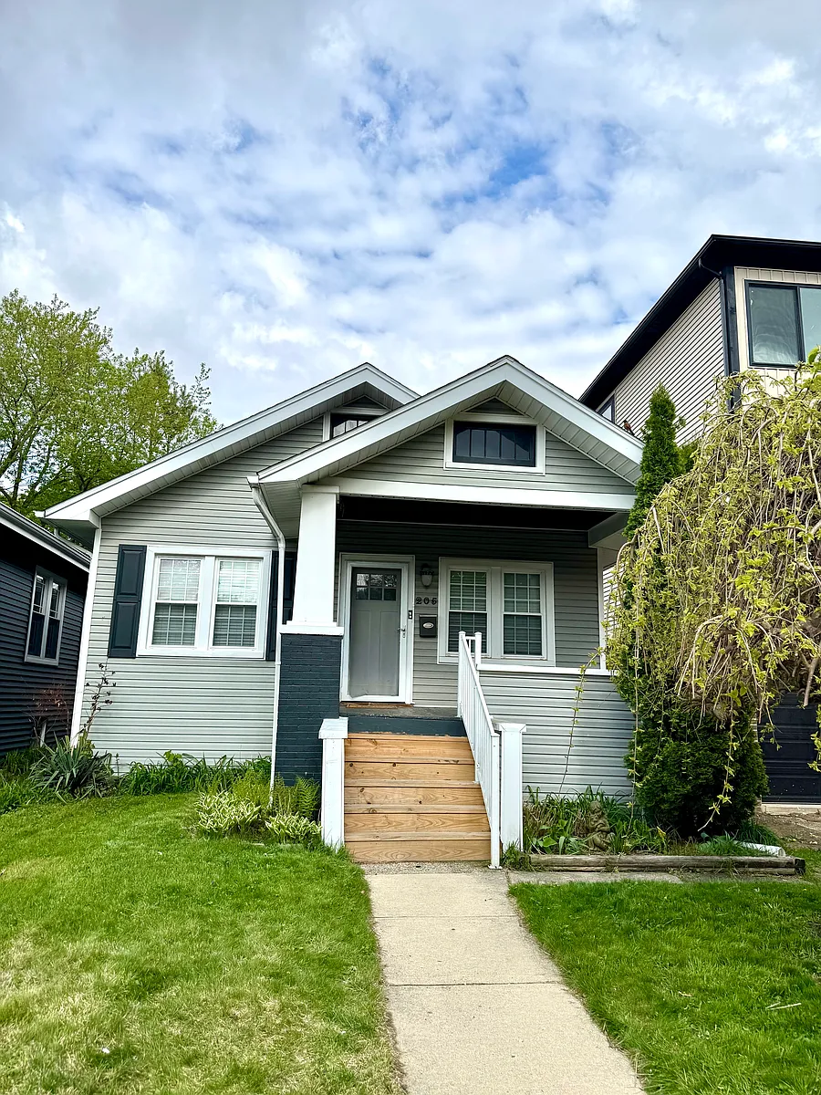 Building Photo - 205 S Maple Ave
