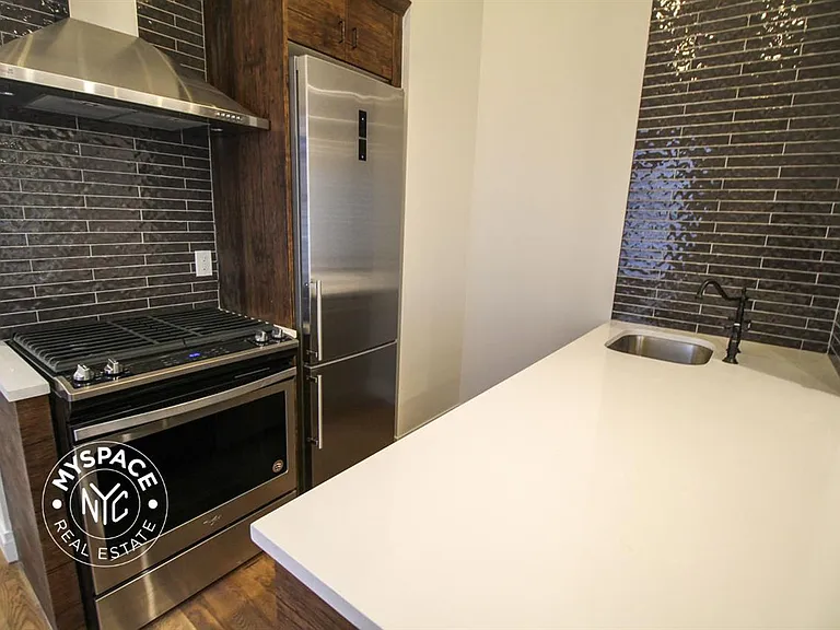 1824 Palmetto St #2R — Photo 4