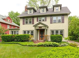 3301 Chadbourne Rd, Shaker Heights, OH 44120