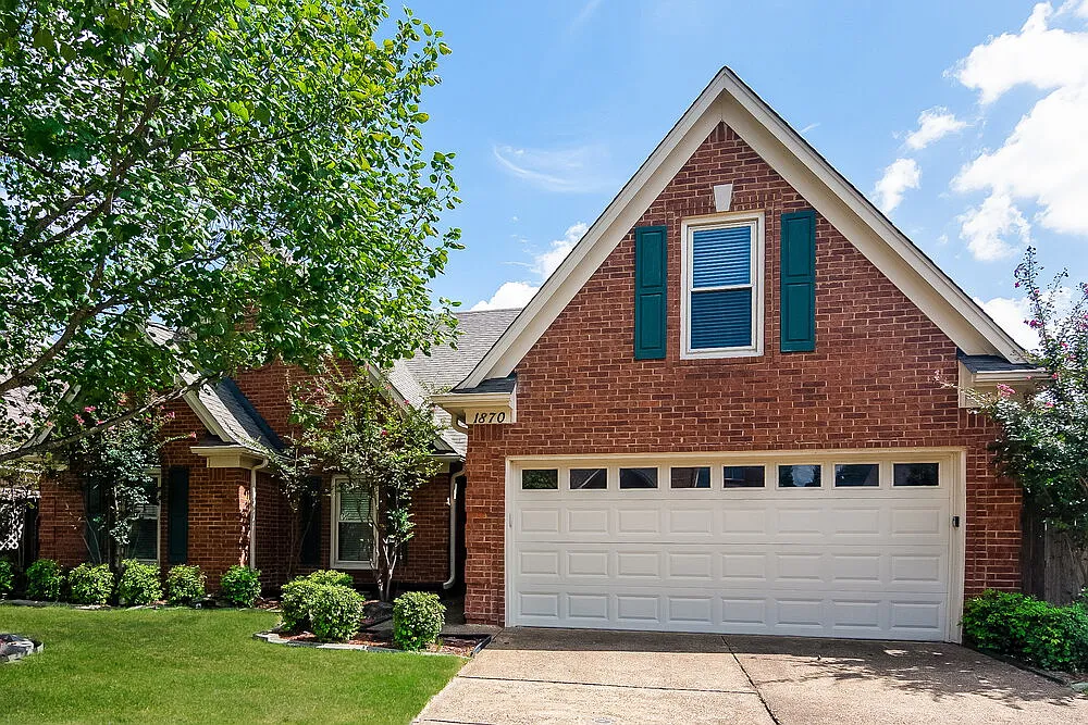 3 bed, 2.0 bath, 2002 sqft, $1,890 — Photo 1