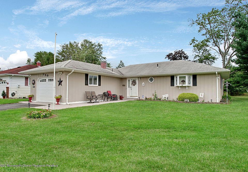1st image of 120 Guadeloupe Dr