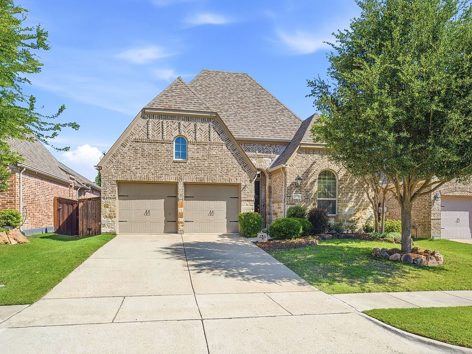 1st image of 317 Mossy Rock Dr