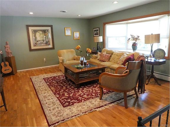 2nd image of 23 Lancaster Dr