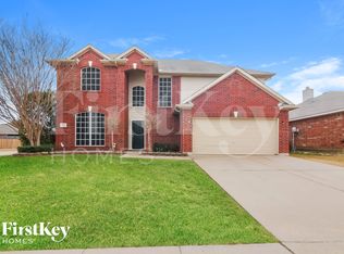 901 Cutting Horse Dr, Mansfield, TX 76063