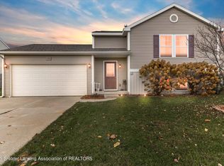 110 Lake Ridge Dr, Mason, MI 48854