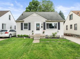 10 Ellwood St, Mount Clemens, MI 48043