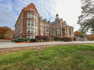 15 Mount Saint Marys Way APT 204, Hooksett, NH 03106