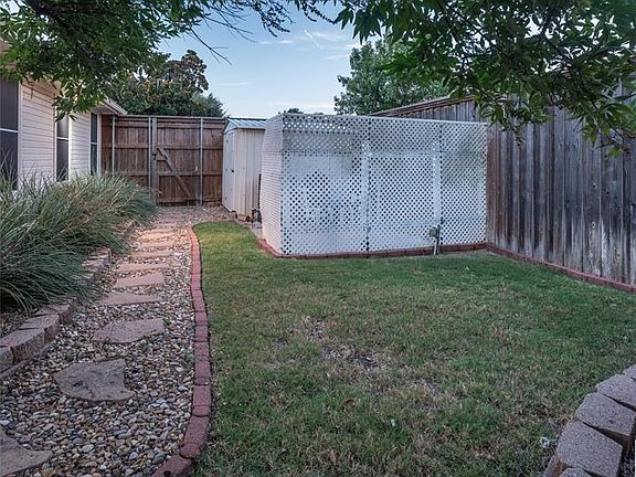 3rd image of 742 Yellowstone Dr #742