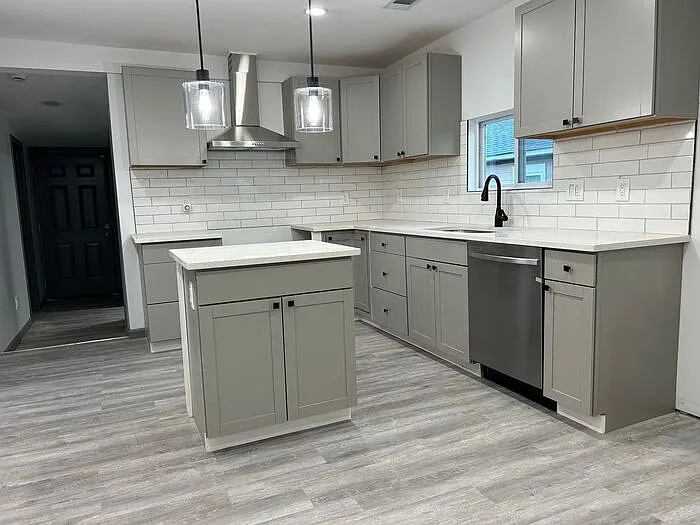 1477 Olive St SW — Photo 3