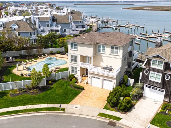 5 Hart Ln, Ventnor City, NJ 08406