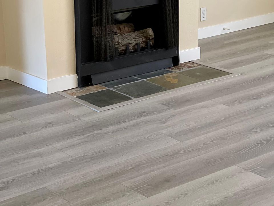 Gas fireplace