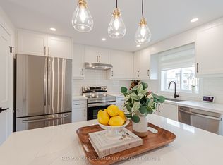 5 Selkirk Cres, Barrie, ON L4N 8G3